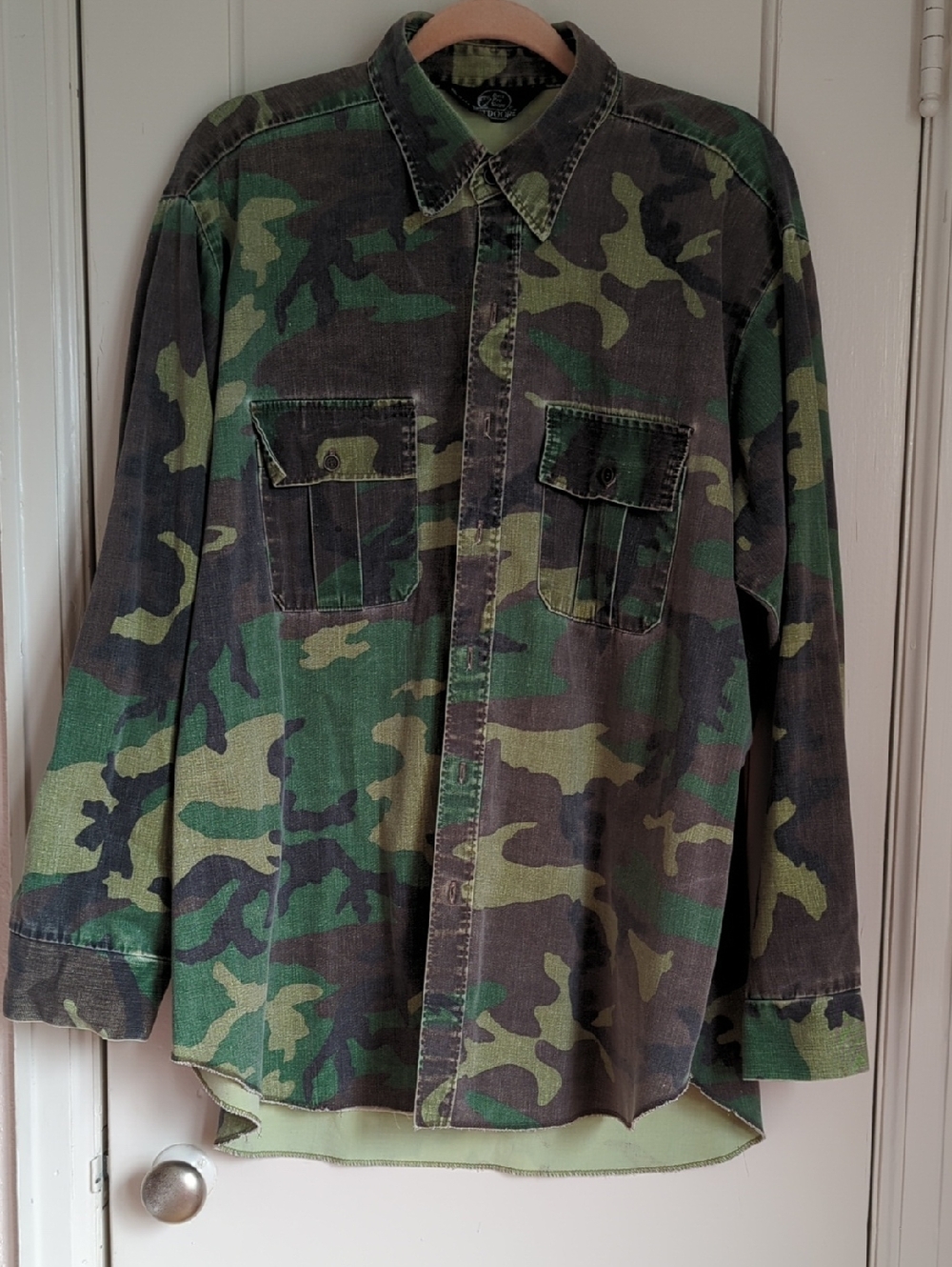 Vintage Bass Pro Shops Men's Camo Button-Down Shirt Jacket in Green & Brown